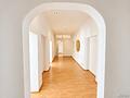 Vermieteter Altbau: 132 m² mit langfristiger Perspektive - Der große Flur