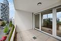 ++ Wohnen und Leben am Henninger Turm! 3-Zimmer-Wohnung mit Loggia und Balkon ++ - Loggia - Ansicht 1