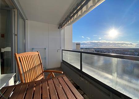 gut vermietete, möblierte 2 Zimmer-Wohnung als Kapitalanlage - Balkon