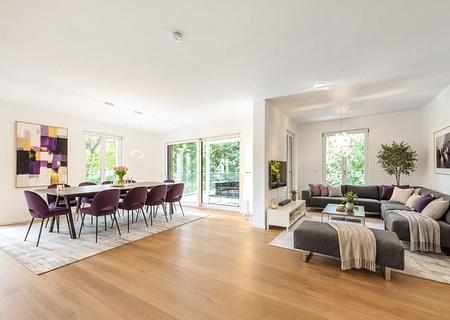 Weitläufige 4-Zimmer-Wohnung mit nobler Ausstattung in zeitloser, neuwertiger Stadtvilla - Helles Wohnen (visualisiert)