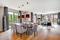 Haus-im-Haus: Großzügiges Domizil in stylischer Design-Ästhetik mit sonnigem Garten - Großzügiges Familiendomizil
