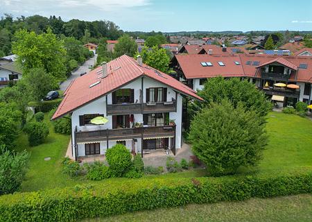 sehr gepflegte Wohnung im 1. OG mit 2 Balkonen & traumhaftem Ausblick - Aussenansicht