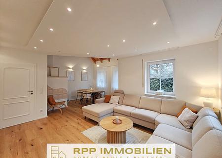 Renoviert & bezugsfertig: Einzigartiges Einfamilienhaus mit Traumgarten, Sauna und Kamin - Wohn-/Esszimmer