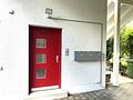 Freistehendes Ein-/ Zweifamilienhaus auf sonnigem Gartengrundstück mit viel Potenzial in Ottobrunn - Eingang
