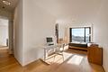 Friends Tower 2: Lichterfüllte, ideal geschnittene 2-Zimmer-Wohnung mit Concierge und Rooftop - Geräumiges Schlafzimmer