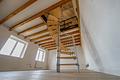 Wohnen mit Charakter: Maisonette-Wohnung in ausgebauter Scheune am Waldrand mit Sonnenterrasse - Wendeltreppe