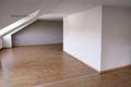 Attraktive 3,5-Zimmer-Dachgeschosswohnung mit großzügigem Grundriss und Dachterrasse - Wohn-/Esszimmer