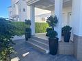 Villa mit 3 Schlafzimmern, 3 Bädern, Dachterrasse, Kfz-Stellplatz und Gemeinschaftspool