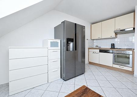 ++Cleveres Wohnkonzept: Lichtdurchflutete, möblierte 1,5-Zimmer-Wohnung mit optimalem Grundriss++ - Küche-Ansicht 1