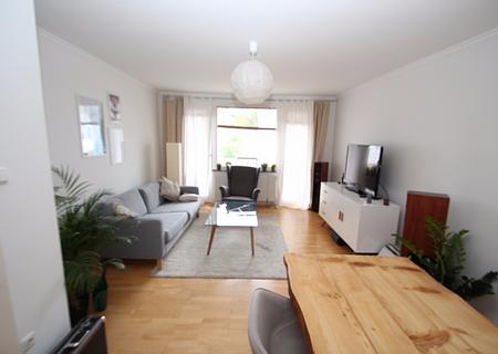 Hübsche 2-Zimmer-Wohnung mit  Balkon in der Ebenauer Straße  1.08.2026 - Wohnzimmer