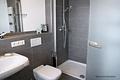 Helle und moderne Wohnung im 1. OG
Großer Südbalkon - TG-Platz
Super Zustand - sofort beziehbar - Badezimmer
