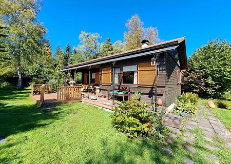 Idyllisches Grundstück am Wald in Kirchseeon mit einer Ferienimmoblie - Aussenansicht 