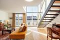 Lichtfülle über den Dächern der Stadt: Loftartige Maisonette mit Dachterrasse - Reizende Maisonette-Wohnung in Maxvorstadt