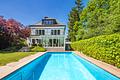 Großzügiges Familiendomizil mit Spa-Bereich, Traumgarten und Pool in Villenlage - Outdoor- Paradies mit Pool