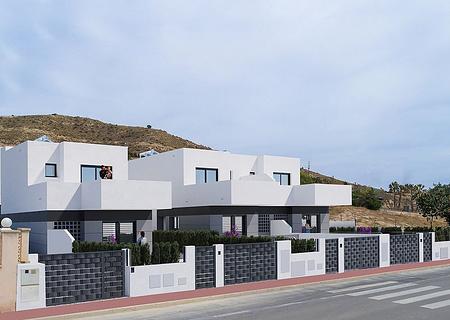 Moderne Villen mit 3 Schlafzimmern, 3 Bädern und Gemeinschaftspool in wunderschöner Umgebung