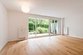 Modernisierte, bezugsbereite 3-Zimmer-Wohnung mit Terrasse in gesuchter Lage nahe Apple und Google - Großzügigkeit und Gartenblick