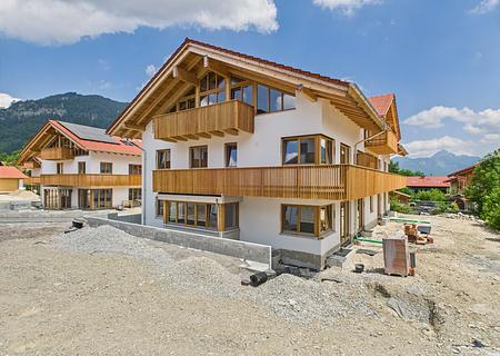 Ihre Traumwohnung in Schliersee-Neuhaus
- Bergpanoramablick
- Südterrasse 
- Großer Garten - Außenansicht 