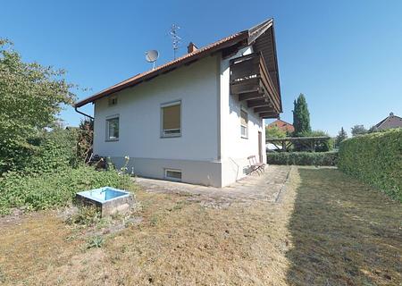 Einfamilienhaus mit Garten und viel Potential in Freilassing - Verkauf erfolgt im Bieterverfahren! - Außenansicht