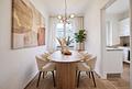 Stil und Charme: Reizendes Stadtdomizil mit Balkon in feinster Bogenhauser Lage - Essdiele und Küche (virtuell möbliert)