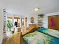 Attraktives Einfamilienhaus mit großem Potential
- Mit Einliegerwohnung
- Zum Eigennutz - Schlafzimmer