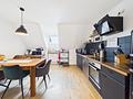 Charmante Dachgeschosswohnung mit Bergblick und überdachter Loggia
- begehrte, zentrale Wohnlage - Küche