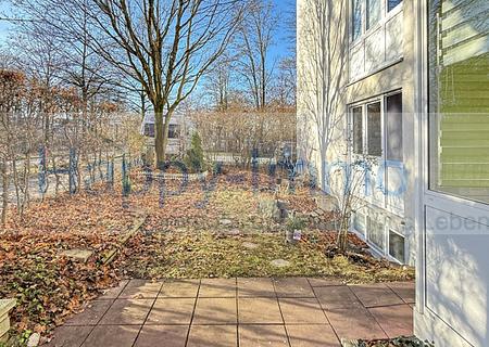 bezugsfreie 2 Zimmerwhg mit Wintergarten, Garten, Hobbyraum,  TG und Stellplatz - eig Garten