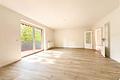 MODERN * alles wie NEU * sofort Zuhause! - Großzügiges Wohnzimmer mit Balkonzugang