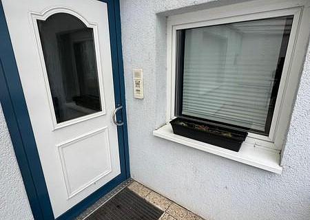 KAPITALANLAGE! ETW in idealer Lage zur Universitätsstadt Kaiserslautern. RENDITE oder eig. Heim - 1 Eingang