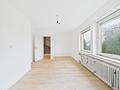 Attraktive Doppelhaushälfte mit großem Balkon, Garten und Terrasse in ruhiger Lage von Germering - Schlafzimmer