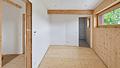 Wohngesunde Vollholzarchitektur für Menschen, die Natur, Ruhe und modernes Wohnen suchen - Kinderzimmer mit en Suite Bad