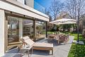 Erstbezug: Lichterfüllte 3-Zimmer-Wohnung mit Garten-Oase und Westausrichtung - Musterwohnung - Terrasse (KI bearbeitet)