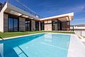 Eingeschossige Villen mit 3 Schlafzimmern, 2 Bädern, optionaler Dachterrasse, Klimaanlage, Meerblick, Kfz-Stellplatz und Privatpool