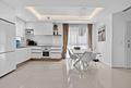Moderne Wohnung mit eigenem Garten und direktem Zugang zum Pool