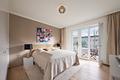 Stil und Charme: Möblierte 2,5-Zimmer-Wohnung mit Balkon in feinster Bogenhauser Lage - Schlafzimmer mit Balkon