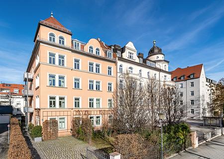 Wohlfühlflair in Neuhausen: Reizvolles 3-Zimmer-Stadtdomizil mit Stil und Charme - Historischer Altbaucharme
