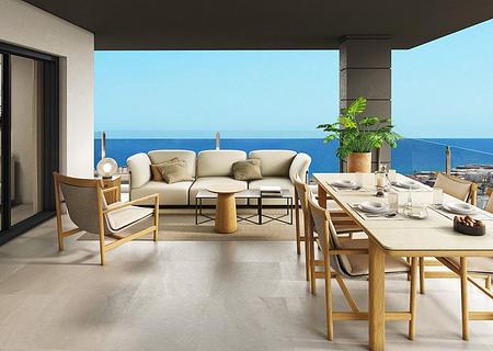 Penthouse-Wohnungen mit 3 Schlafzimmern, 2 Bädern, Vorinstallation Klimaanlage, Kfz-Stellplatz und Gemeinschaftspool nur 700 m vom Strand