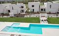 Erdgeschoss-Appartements mit 2 Schlafzimmern 2 Bädern, privatem Garten und Gemeinschaftspool in sehr schöner Golfanlage