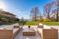 Klassisch-luxuriöse Villa von 2018 mit traumhaftem Seeblick in ruhiger Lage - Idyllische Terrasse mit Weitblick