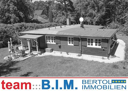 Leben wie gegen Ende der Weimarer Republik | 1928 | Denkmalgeschützter Villenbungalow  - Titel sw