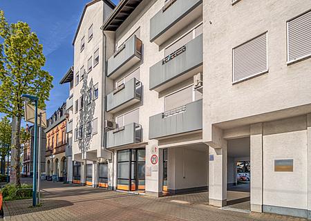 Perfekte Dachgeschosswohnung mit Stellplatz – attraktive Gelegenheit im Bieterverfahren - Hausansicht