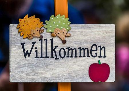 Wohnen mit Weitblick- großzügiges Zweifamilienhaus mit Dachterrasse in ruhiger Lage - welcome-4265453 1280