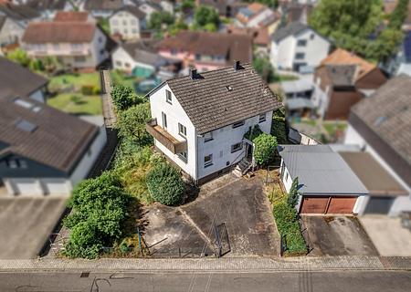 Viel Platz für die große Familie! Charmantes Einfamilienhaus in begehrter Lage von Rheinstetten. - Hausansicht
