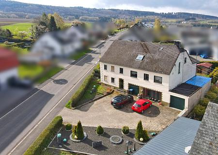 Solides 2-Familienhaus mit Potenzial! - Hausansicht