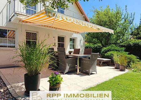 Gartenparadies: Renoviertes Einfamilienhaus mit Südwest-Terrasse, Lounge und Außenküche - Süd/West-Terrasse
