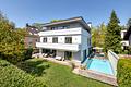 Großzügig, individuell und perfekt für Familien: Exklusive Villa mit Garten und Pool - Großzügige Familienvilla