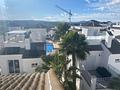 Villa mit 3 Schlafzimmern, 3 Bädern, Dachterrasse, Kfz-Stellplatz und Gemeinschaftspool