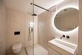 Top-Villenlage Herzogpark: Stylisches Design-Domizil mit Sauna, Whirlpool und Highend-Haustechnik - Duschbad im Untergeschoss