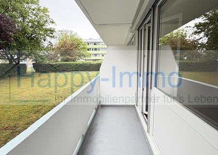 bezugsfreie, renovierungsbedürftige 2 Zimmerwohnung im Hochparterre in Haar nebst TG Einzelplatz - Südbalkon