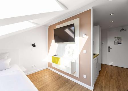 HEGERICH: Stilvolles, modernes Apartment mit garantierten Mieteinnahmen am Golfplatz Fürth - Schlafzimmer