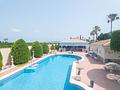 Attraktive freistehende Villa mit Sommerhaus